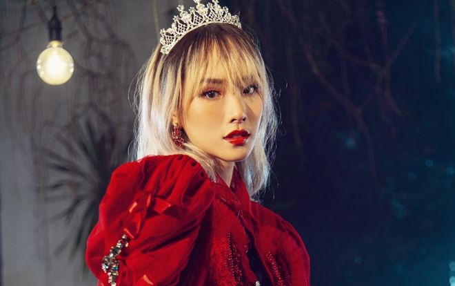Tìm hiểu ngay về 'tân binh' Julie - Cô nàng 19 tuổi đã đứng chung sân khấu cùng loạt idol Vpop, Kpop đình đám