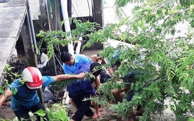 5 công nhân bị điện giật khi đang sửa máy bơm, 2 người tử vong