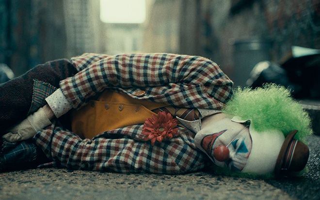 'Joker': Cái nhìn về thành phố Gotham tráng lệ qua con mắt của kẻ bị chà đạp tàn bạo dưới đáy xã hội, vừa đáng thương lại vừa đáng trách