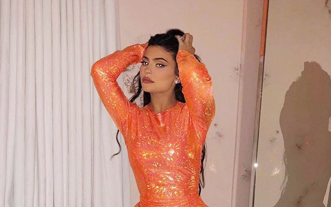 Hậu chia tay bạn trai, nữ tỷ phú Kylie Jenner khoe thân trong trang phục chói lóa cả mắt