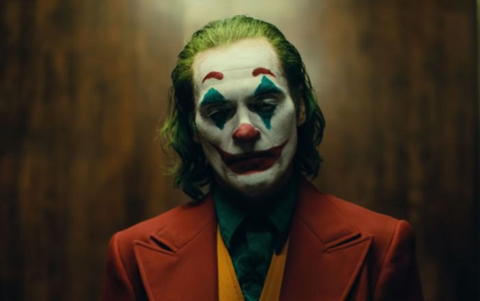 Cảnh sát New York tuần tra bên ngoài các rạp chiếu phim Joker vì lo sợ thảm kịch!