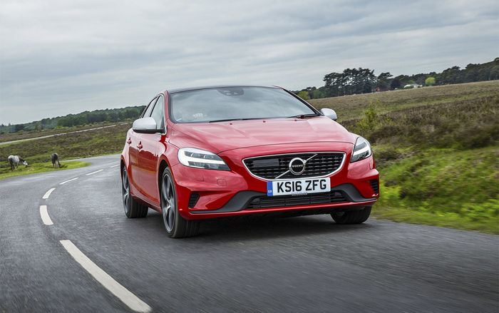 10 xe gia đình cỡ nhỏ tốt nhất năm 2019: Từ Ford Focus, Mazda3 cho đến Honda Civic