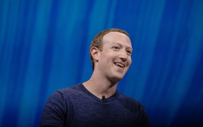 Mark Zuckerberg thừa nhận các tỉ phú không nên tồn tại