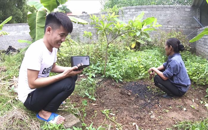 Con trai Bà Tân Vlog khiến ai cũng 'trầm trồ' vì mua iPhone 11 Pro Max giá 40 triệu đồng
