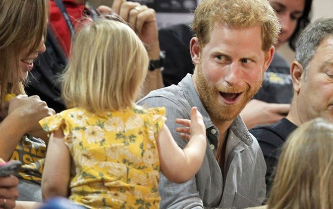 Những khoảnh khắc rất đời thường của thành viên hoàng gia Anh