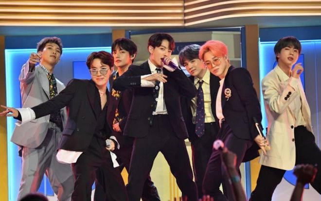 Không chỉ nộp hồ sơ đề cử lên Grammy, RM (BTS) còn bày tỏ mong muốn được trình diễn tại lễ trao giải danh giá này