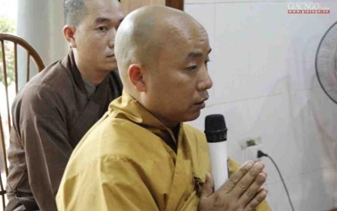 Trụ trì chùa Nga Hoàng xin xả giới hoàn tục sau vụ bị tố gạ tình phóng viên rồi nói 'thầy xin tí khí'