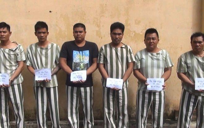 Bắt nhóm thanh niên cầm hung khí xông vào đánh người đập phá quán nhậu ở Bình Dương