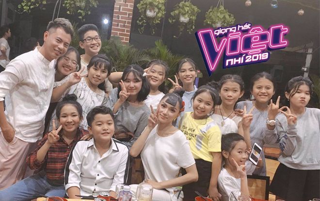 Hương Giang - Dương Cầm 'rủ rê' trò cưng đi liên hoan sau khi khóc 'cạn nước mắt' tại vòng Minishow