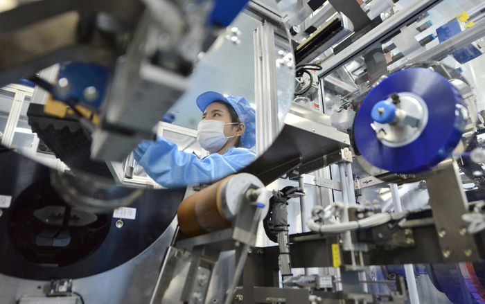 Nhà máy đóng cửa, Samsung hào phóng tặng nhân viên Samsung Galaxy S10+