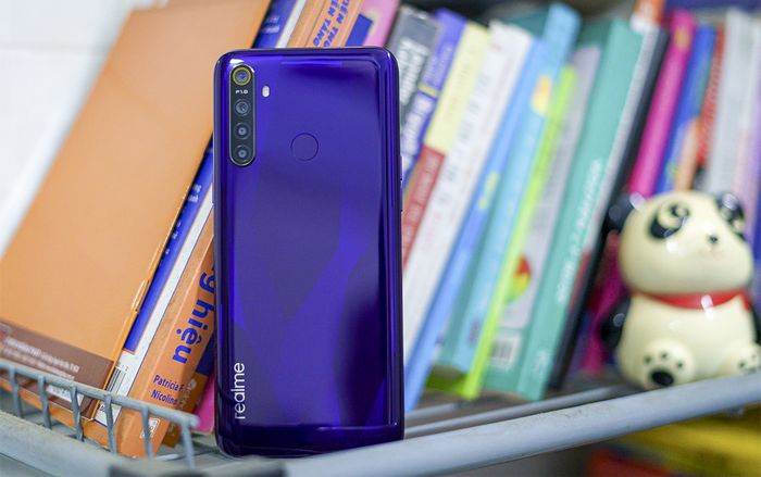 Đánh giá thời lượng pin trên Realme 5: 5000mAh có đủ dùng 2 ngày không cần sạc?