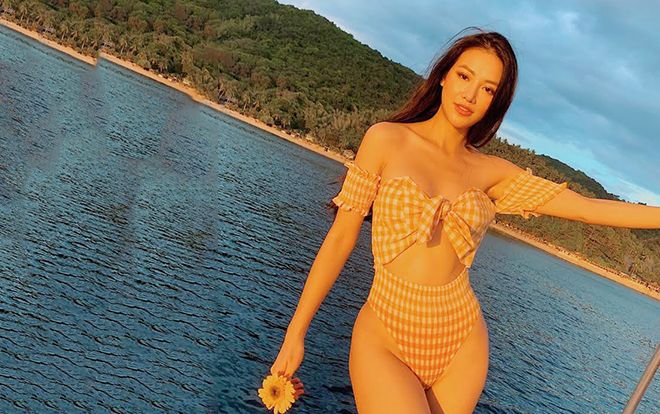 Phương Khánh diện bikini khoe đường cong nóng hổi trước ngày trao lại vương miện