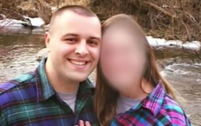 Chú rể sàm sỡ phù dâu ngay trước lễ cưới nhưng phản ứng của cô dâu mới đáng kinh ngạc