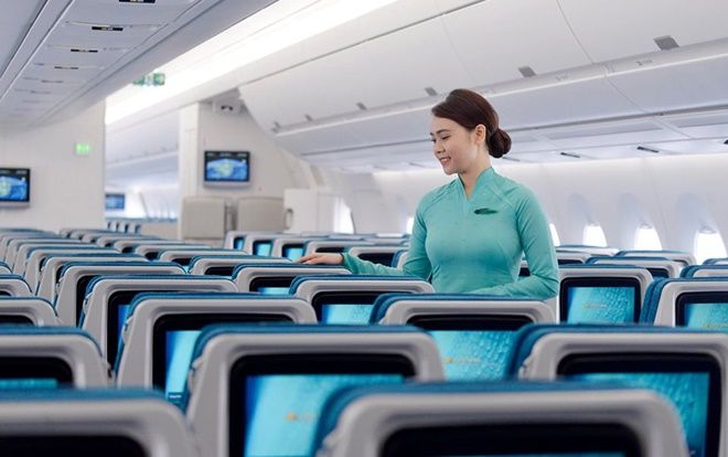 Lần đầu tiên tại Việt Nam, hành khách thoả sức lướt Facebook, nhắn tin trên máy bay Vietnam Airlines ở độ cao 10.000 mét