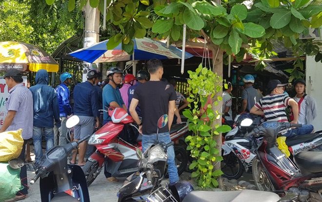 Nam thanh niên xông vào quán cắt tóc đâm cụ bà tử vong, cô gái trẻ nguy kịch rồi cướp tài sản