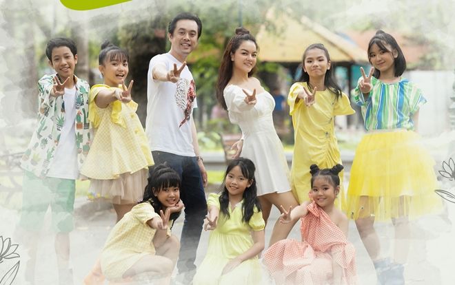 Phạm Quỳnh Anh - Dương Khắc Linh thực hiện lời hứa cùng học trò quay MV 'We Are The Future'