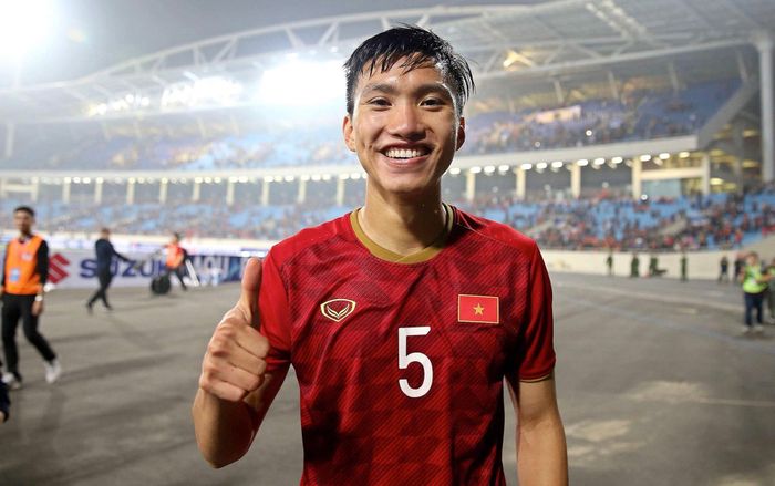 Đoàn Văn Hậu đã chính thức về Việt Nam hội quân