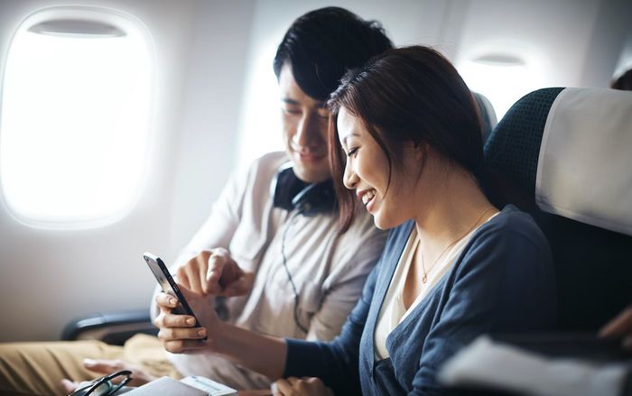 Hành khách cần lưu ý những gì khi dùng dịch vụ Wi-Fi trên các chuyến bay?