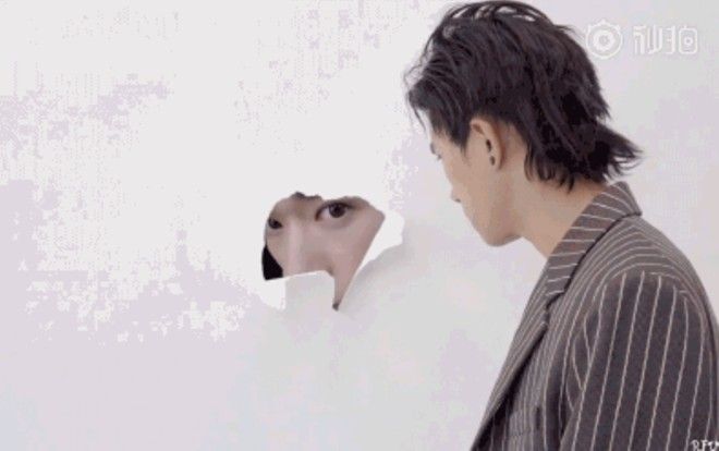 Tạo hình mới của Dịch Dương Thiên Tỉ thu hút công chúng