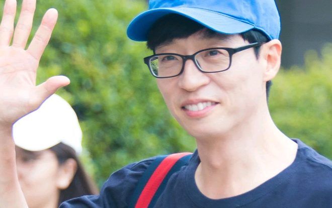 MC quốc dân Yoo Jae Suk đã quyên góp 50 triệu won để hỗ trợ các nạn nhân bão Mitag