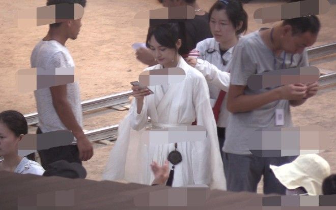 Tiết lộ hai tạo hình của 'Nhiếp Tiểu Thiến' Trịnh Sảng trong Thiện nữ u hồn: Màu trắng thấy sự thanh tú, màu đen cho thấy sự trưởng thành