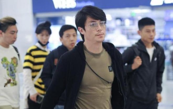 Hoắc Kiến Hoa giảm cân, trở lại thành soái ca phong độ sau khi bị chê là ông bố bụng phệ