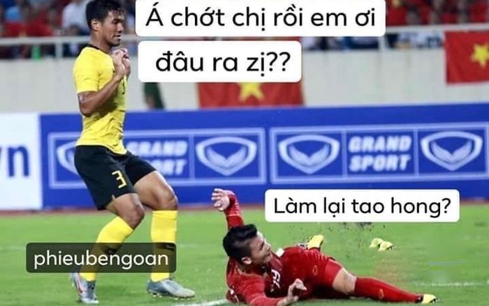Ảnh chế: Hậu vệ Malaysia tạo dáng siêu đẹp nhìn Quang Hải ghi bàn