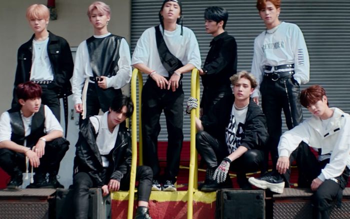 'Double Knot' flop thê thảm, tương lai nào cho album sắp tới của Stray Kids?