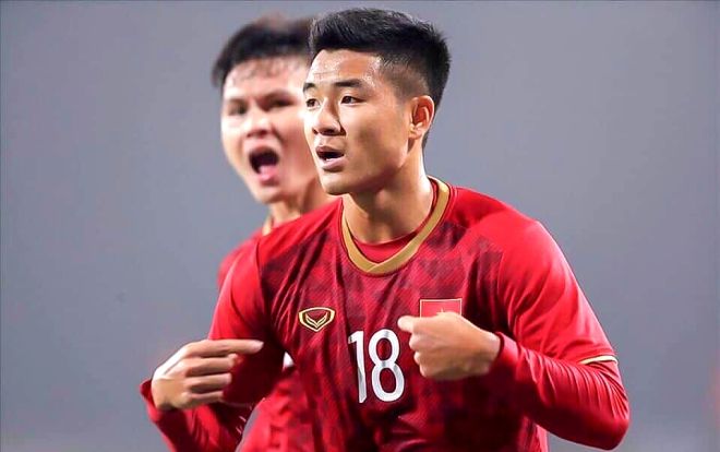 Hà Đức Chinh đánh đầu ghi bàn gỡ hòa cho U22 Việt Nam