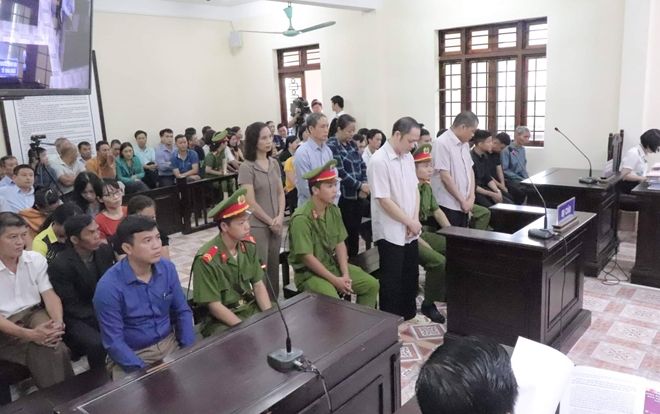 Xử sơ thẩm vụ gian lận điểm thi ở Hà Giang: Em gái cựu Bí thư tỉnh ủy vắng mặt