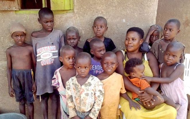 Cuộc sống khốn đốn của người phụ nữ 'mắn đẻ nhất thế giới', 36 tuổi có 44 con