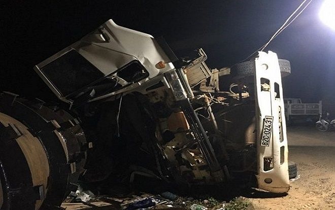 Xe tải chở đá đứt phanh lao xuống dốc, 3 công nhân thủy điện thương vong