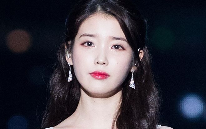 IU lần thứ 2 hoãn lịch ra mắt album, trực tiếp gửi lời xin lỗi người hâm mộ