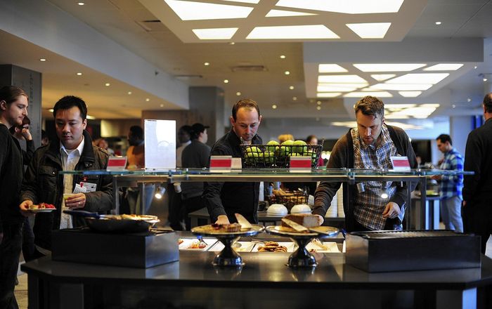 Facebook, Google bị cấm nấu đồ ăn miễn phí cho nhân viên, lý do mới khiến nhiều người bất ngờ