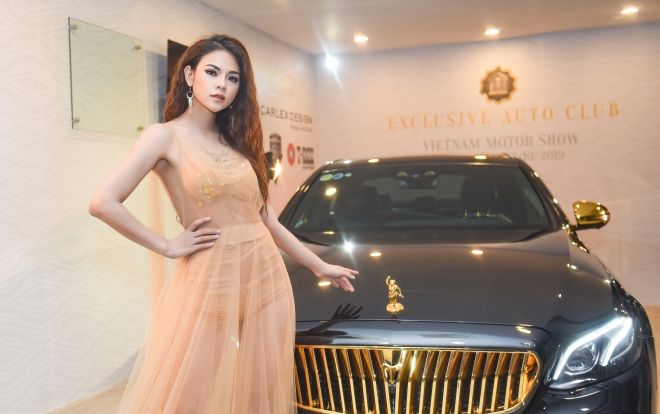 Thái Trà My sang chảnh 'hết nấc' cùng Ambassador EX300 được mạ vàng và kim cương xa hoa