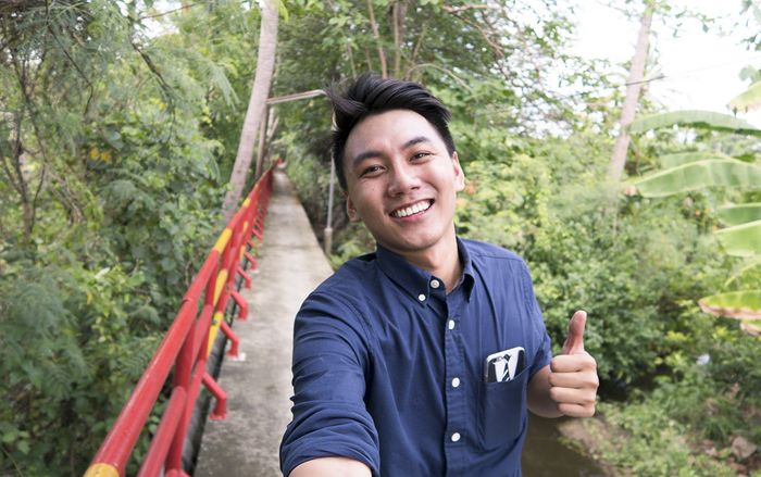 Khoai Lang Thang, vlogger khám phá đình đám YouTube Việt vừa cán mốc 1 triệu người đăng ký