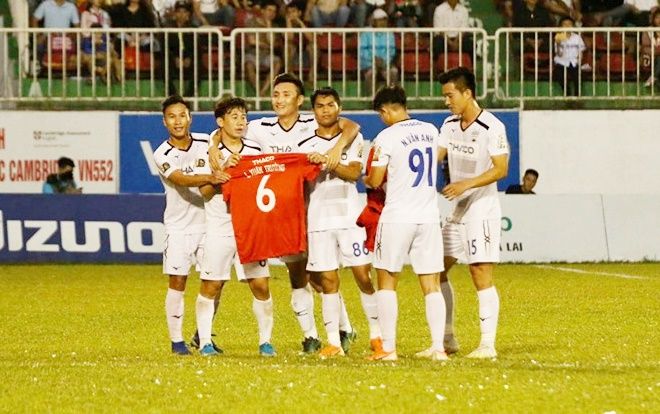 HAGL tiễn Khánh Hòa xuống hạng: Đá tử tế vì khán giả!