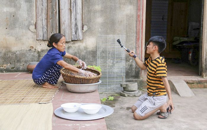 Bà Tân Vlog khiến khán giả bất ngờ khi tiết lộ thu nhập 2 tỷ nhờ làm YouTube