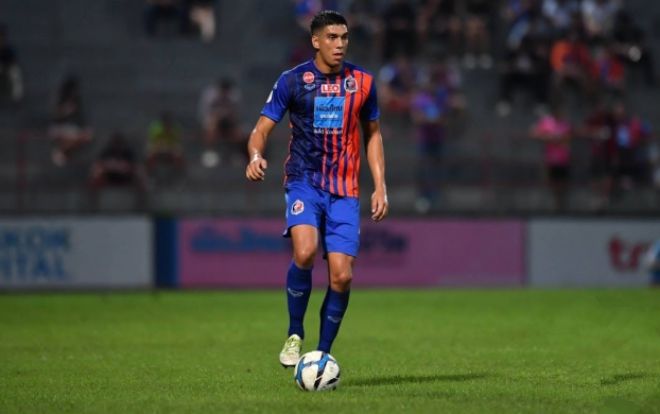 Thái Lan đấu Việt Nam: 'Messi Thái' trở lại, 'sao' gốc Âu cao gần 2 mét