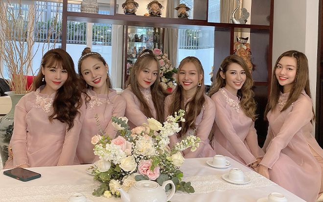 Vừa comeback, LipB cùng Khổng Tú Quỳnh - Lan Nhi làm phụ dâu xinh đẹp cho Đông Nhi