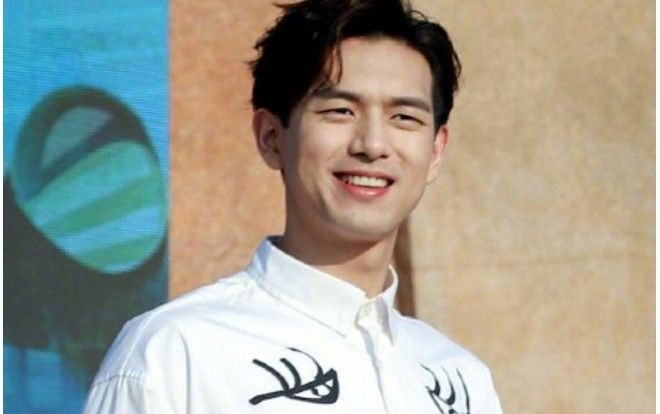 Lý Hiện làm người hâm mộ 'bất mãn' khi trả lời câu hỏi mẫu bạn gái tương lai