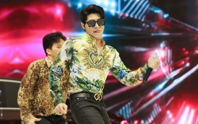 Hậu MV 100 triệu views đầu tiên trong sự nghiệp, Noo Phước Thịnh cực bảnh, khuấy động sự kiện tại TP.HCM