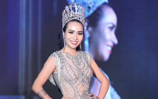 Hoa hậu Phạm Trần Hoa Quyên 'lấn át' dàn người đẹp tại sự kiện nhờ chiếc váy ánh kim