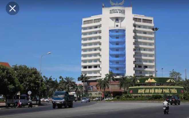 Nghệ An: Phó trưởng phòng kế toán đại học rơi từ tầng 8 khách sạn tử vong