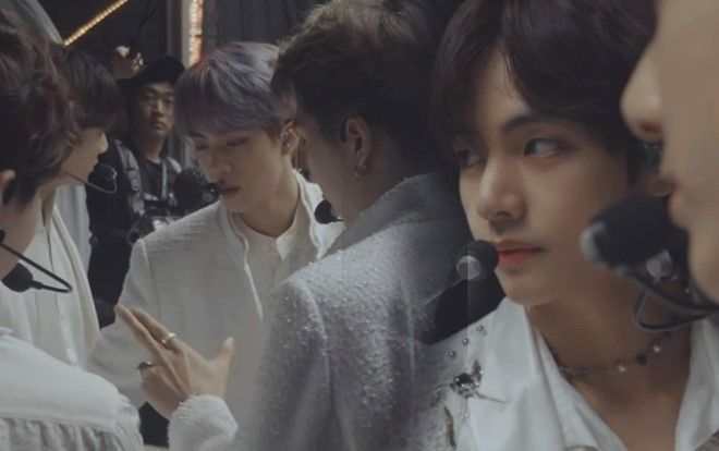 Tưởng lạ mà quen: BTS tung MV ‘Make it right’ phiên bản… nằm dọc