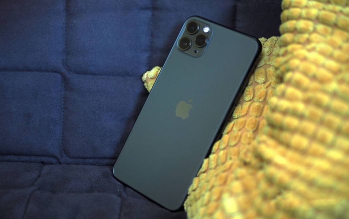 Chuyện iPhone ở VN: Người chê cứ chê, người mua vẫn mua