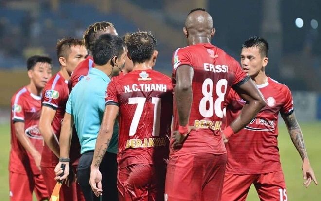 'Trọng tài bỏ hai lỗi khi cầu thủ Hà Nội ghi bàn vào lưới TP.HCM'