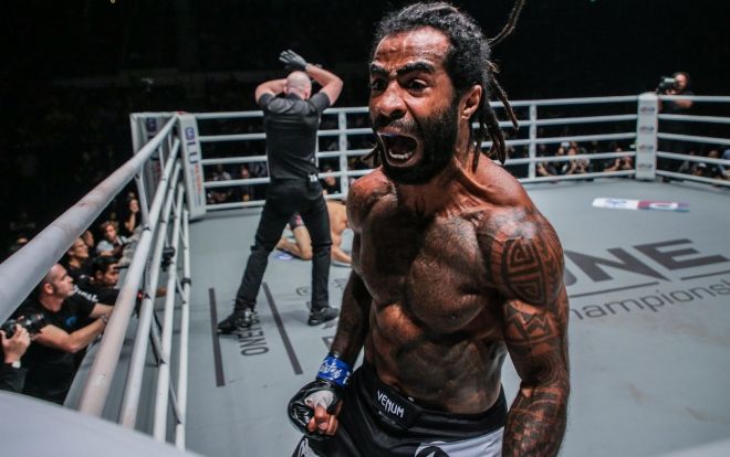 Bản tin thể thao hôm nay 28/10/2019: Trêu đối thủ, võ sĩ lãnh 2 cú đấm đến ngất