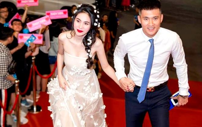 Công Vinh ăn nhà hàng 5 sao, Thủy Tiên 'cà khịa' không có tiền trả