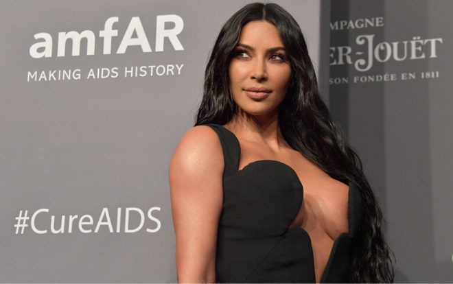 Dân Mỹ đổ xô đi bơm ngực, bơm môi để hóa thành Kim Kardashian, Kylie Jenner dịp Halloween